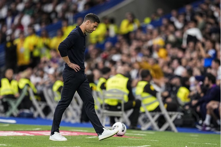 VIDEO Camp Nouom se ori "Xabi, ostani"