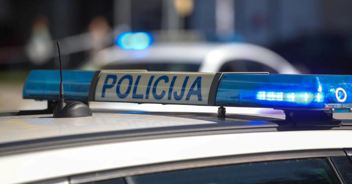 Mladi vozač (22) kod Požege skrivio prometnu nesreću vožnjom unatrag