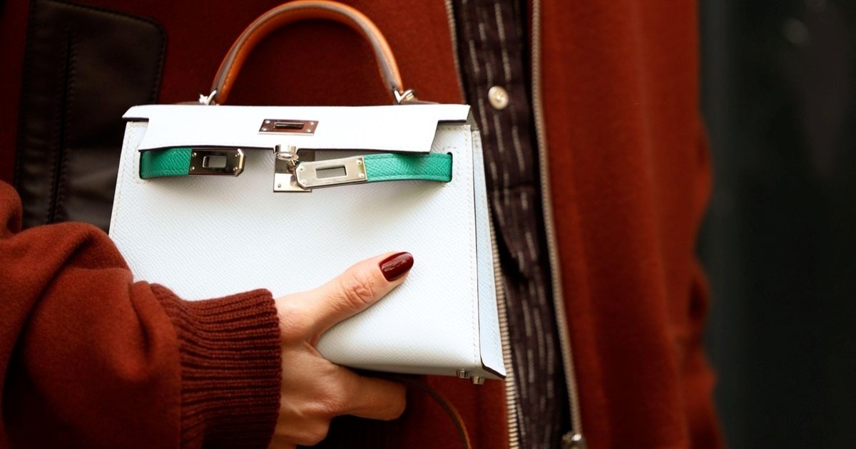 Boja torbe koja je nekad izgledala jeftino sada je popularnija od crne, bež i bordo