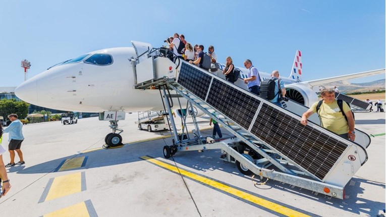 VIDEO Pogledajte kako je bilo na prvom letu novog aviona Croatia Airlinesa