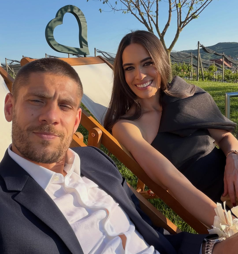 Andrej Kramarić podijelio rijetke fotografije sa suprugom Mijom