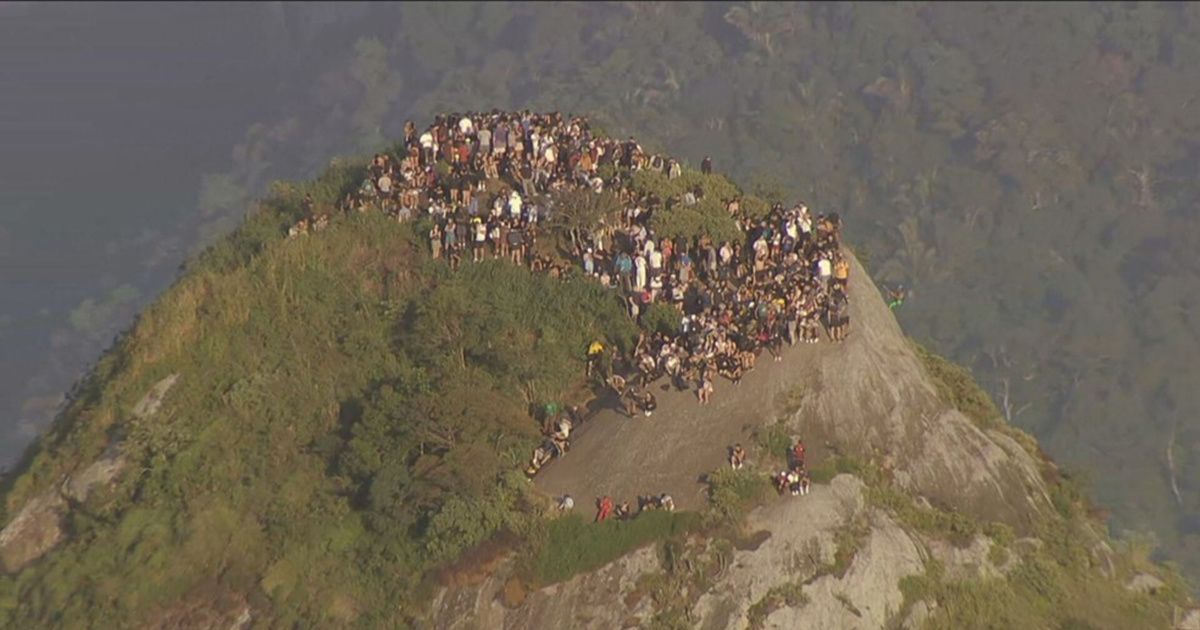 VIDEO 200 turista zaglavilo na vidikovcu iznad Rija zbog obračuna policije i bande