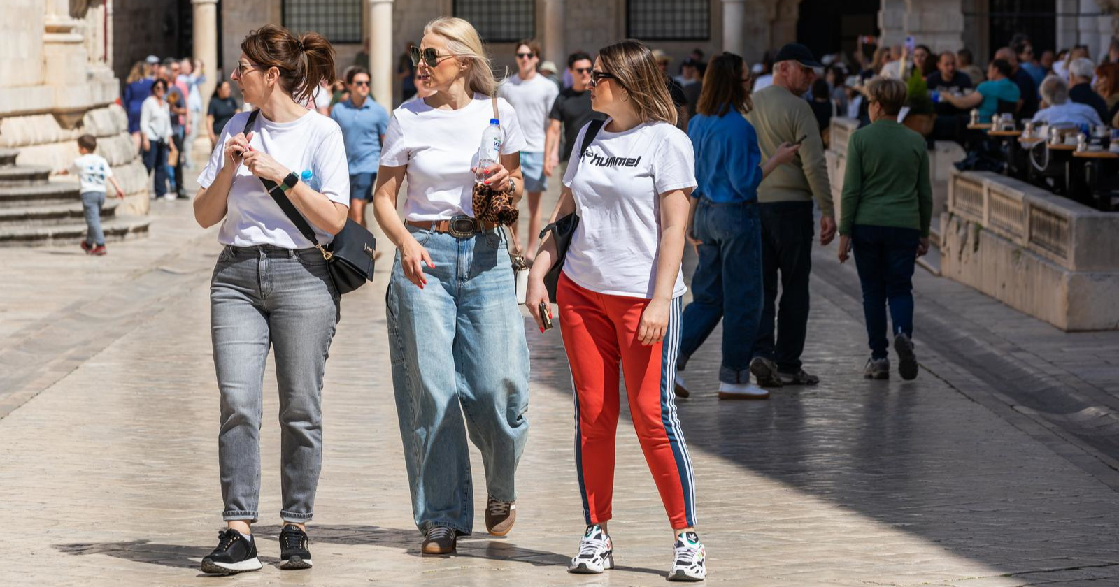 Kako je bijela majica kratkih rukava postala modna ikona
