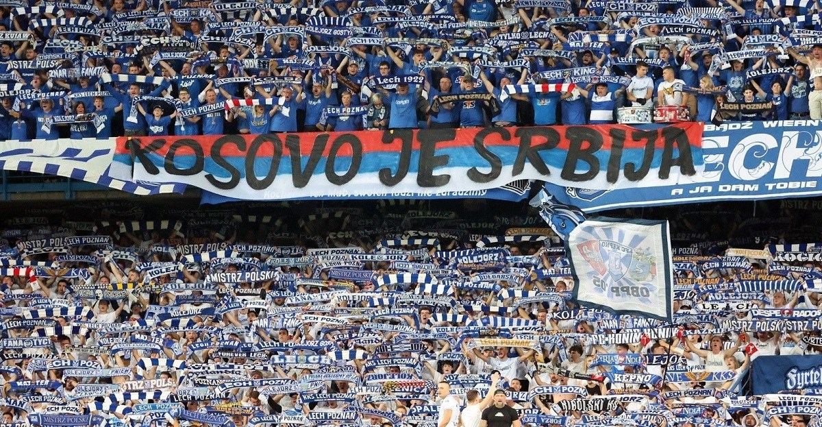 Poljaci razvili veliki transparent "Kosovo je Srbija". Zvezda im se zahvalila