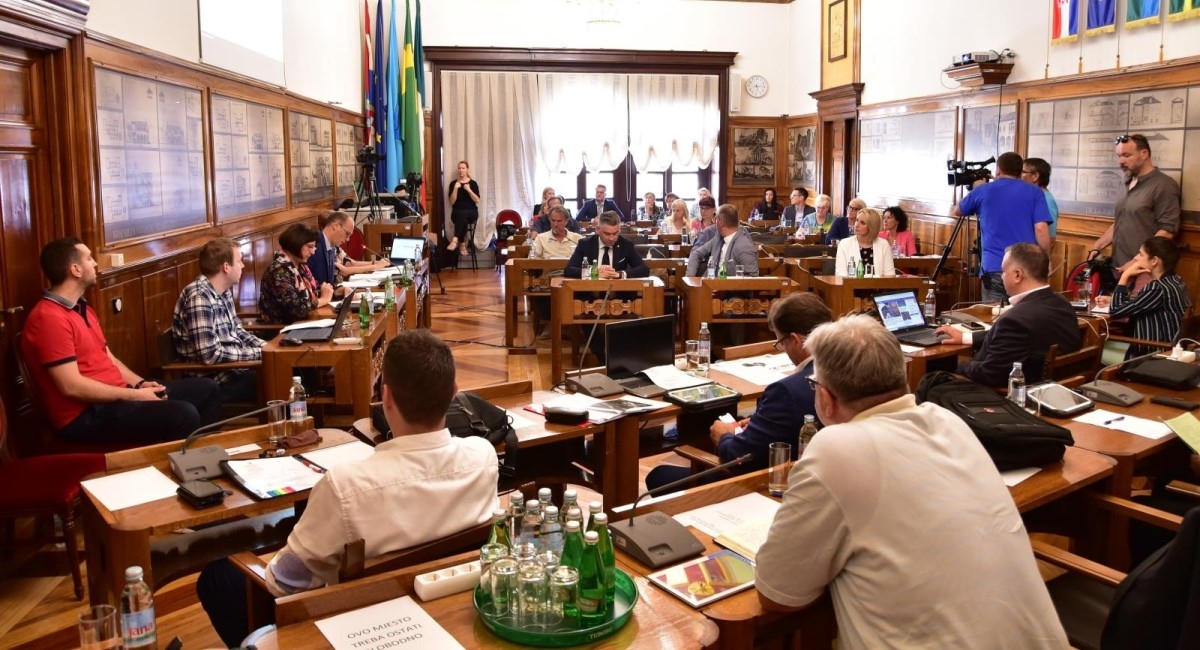 Vladajući u Puli: Nema namještenih natječaja, članove NO-a tražimo javnim pozivom