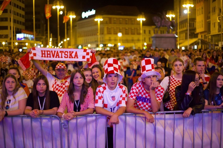 Pogledajte reakcije navijača u Zagrebu na dva penala Engleske