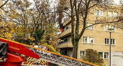 Tinejdžerica u Njemačkoj zavezala mladića lisicama za krevet i zapalila stan