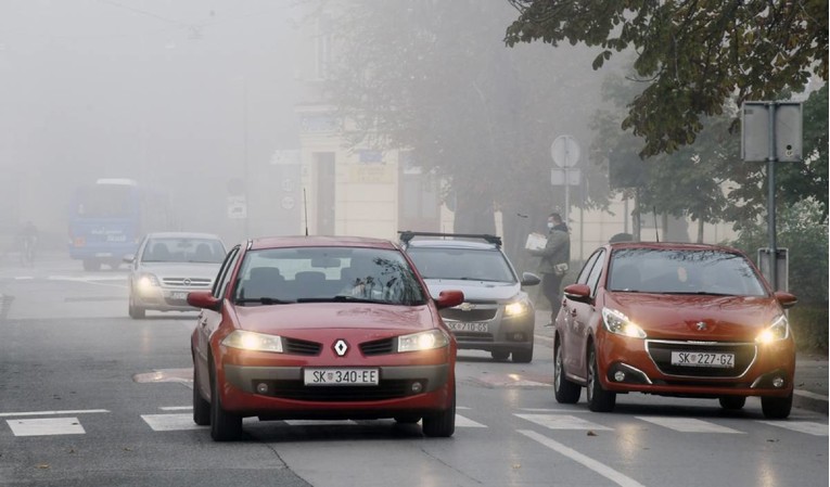 HAK podsjeća da kratka svjetla moraju biti upaljena i danju do 31. ožujka