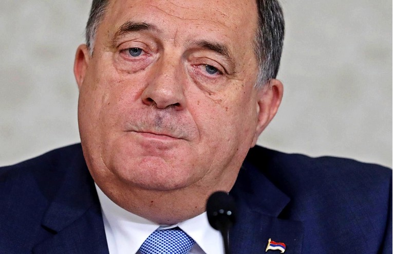 Dodik ne odustaje. Želi preuzeti vojsku, pravosuđe i carinu