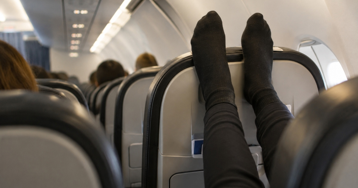 Bivši stjuard otkrio zašto u avionu ne bismo trebali nositi crne čarape