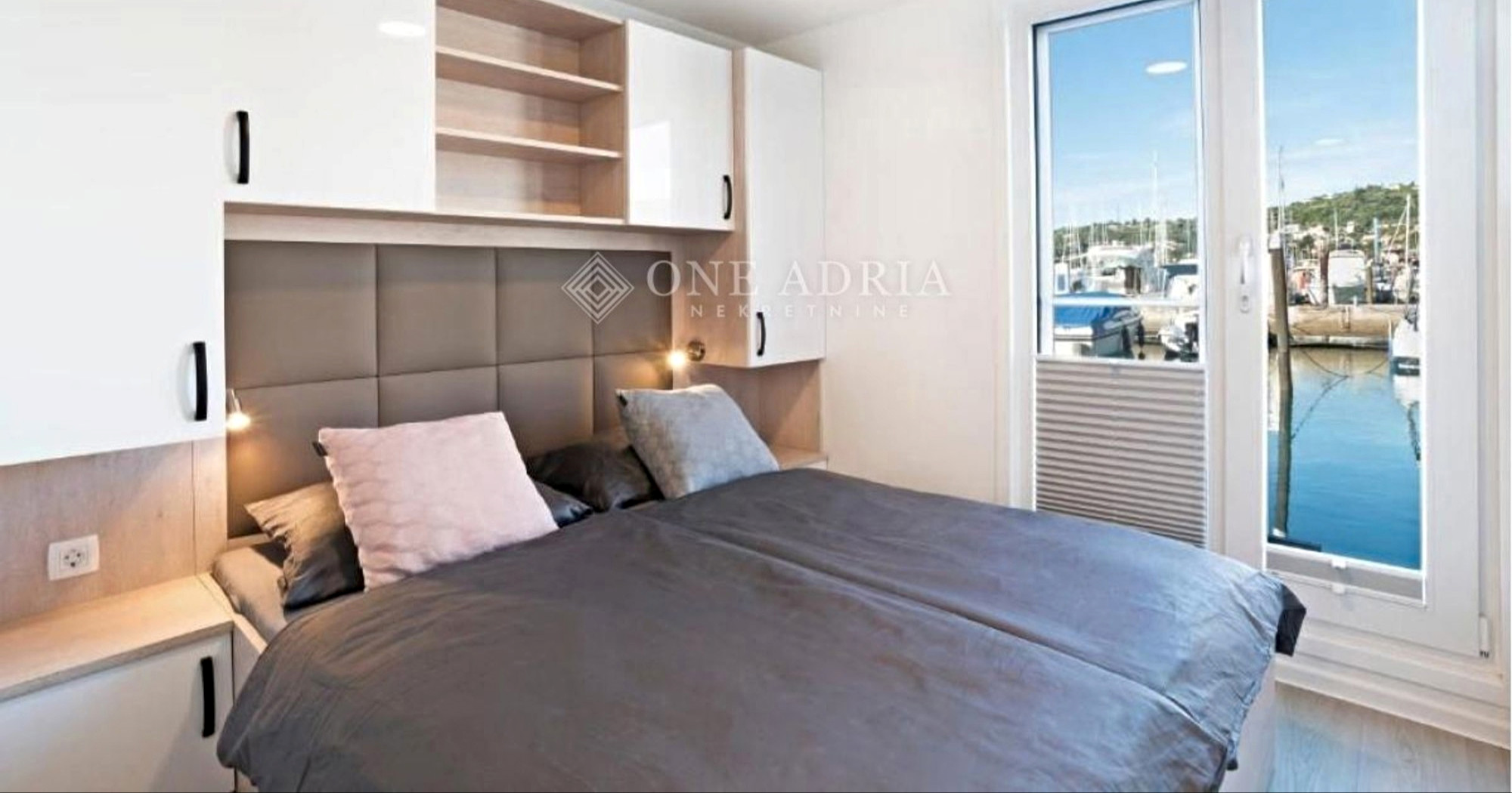 Top oglasi za nekretnine: Plutajuća kuća u Puli za 162.000 €