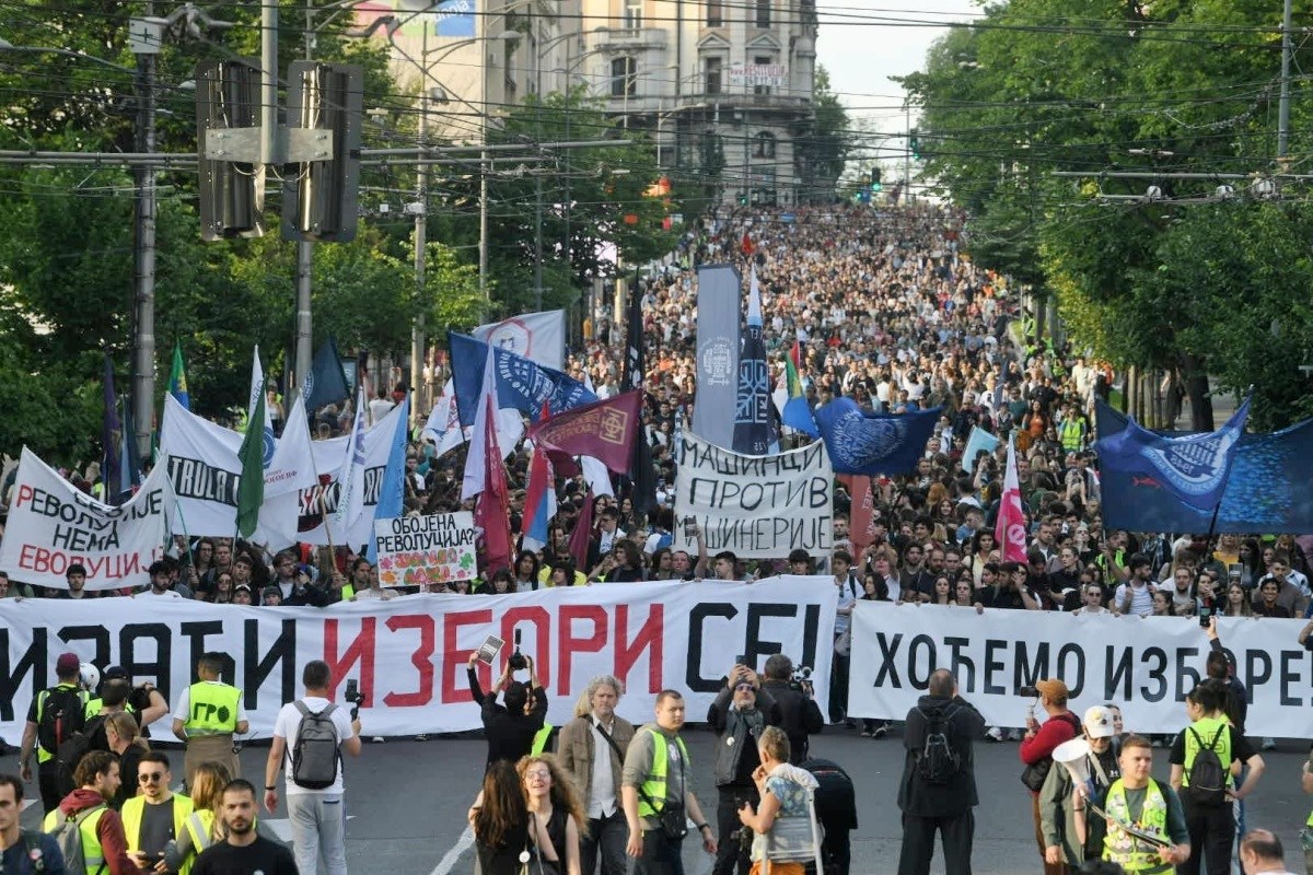 Prosvjedi studenata i građana u 32 grada u Srbiji, u Beogradu blokade dva mosta