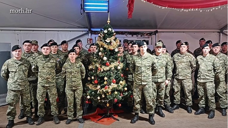Hrvatski vojnici poslali božićnu čestitku iz mirovnih misija, pogledajte
