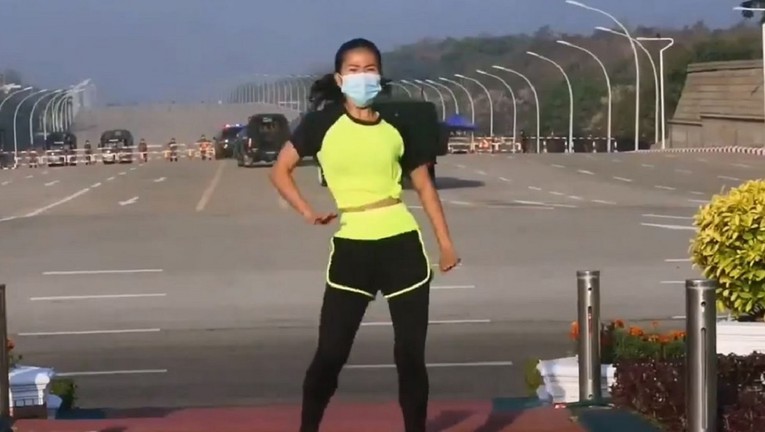 Snimka cure koja vježba postala hit jer nije ni shvatila što je snimila u pozadini