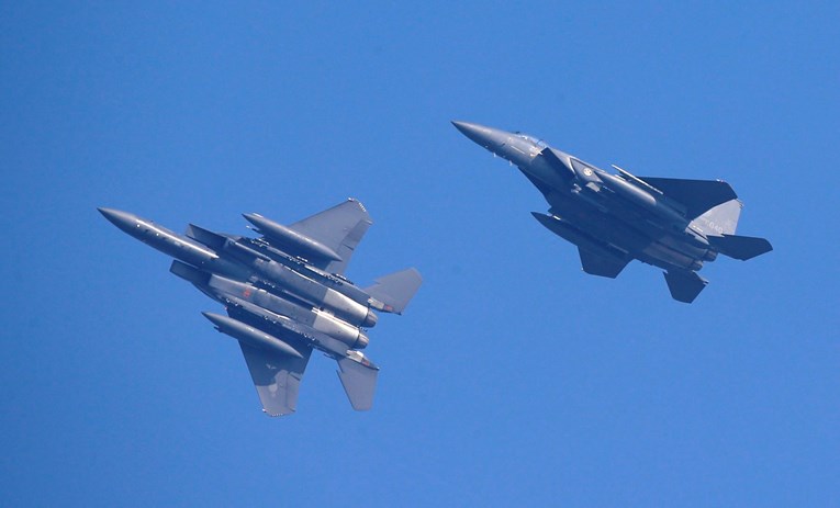 Južna Koreja ispalila hice upozorenja prema ruskom borbenom avionu