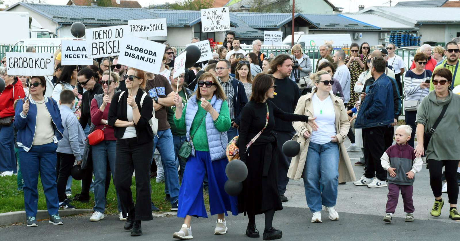 Tisuću Siščana prosvjedovalo zbog dovoza troske, ne vjeruju da je bezopasna