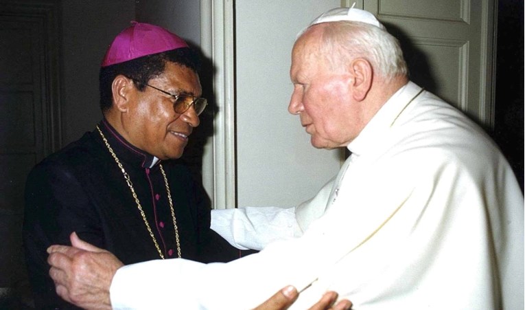 Vatikan u tajnosti sankcionirao biskupa optuženog za silovanje dječaka