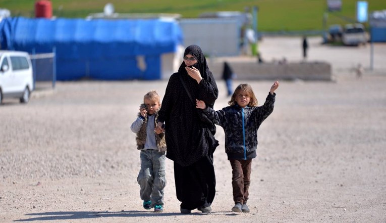 U Njemačku se vratile borkinje Islamske države, šest uhićeno na aerodromu