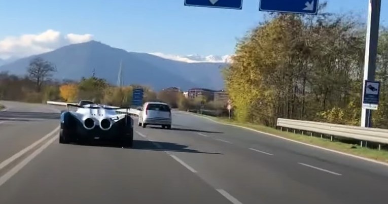 VIDEO Najjači automobil na svijetu snimljen na autocesti