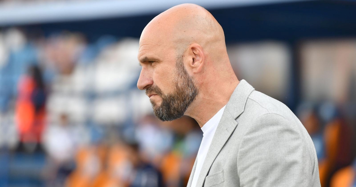 Sopić nastavio tradiciju iz SHNL-a. Nakon pobjede odveo igrače na benzinsku
