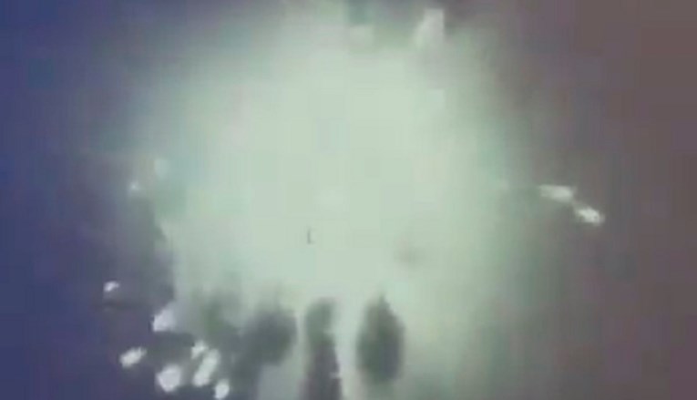 VIDEO Ukrajinci objavili snimku, kažu da su dronom uništili ruski konvoj