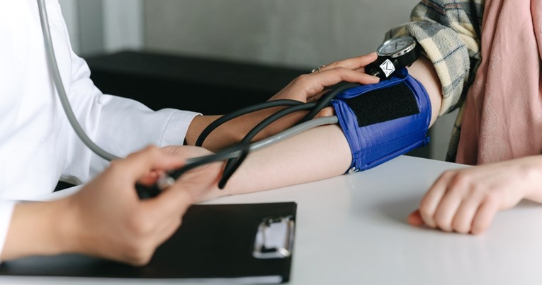 Kardiolog otkrio koliko često trebamo mjeriti krvni tlak: ''Većina ljudi to ne radi''
