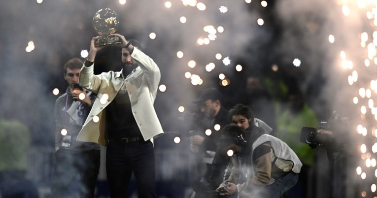 Benzema je donio Zlatnu loptu pred navijače Lyona. Pogledajte ovacije koje je dobio