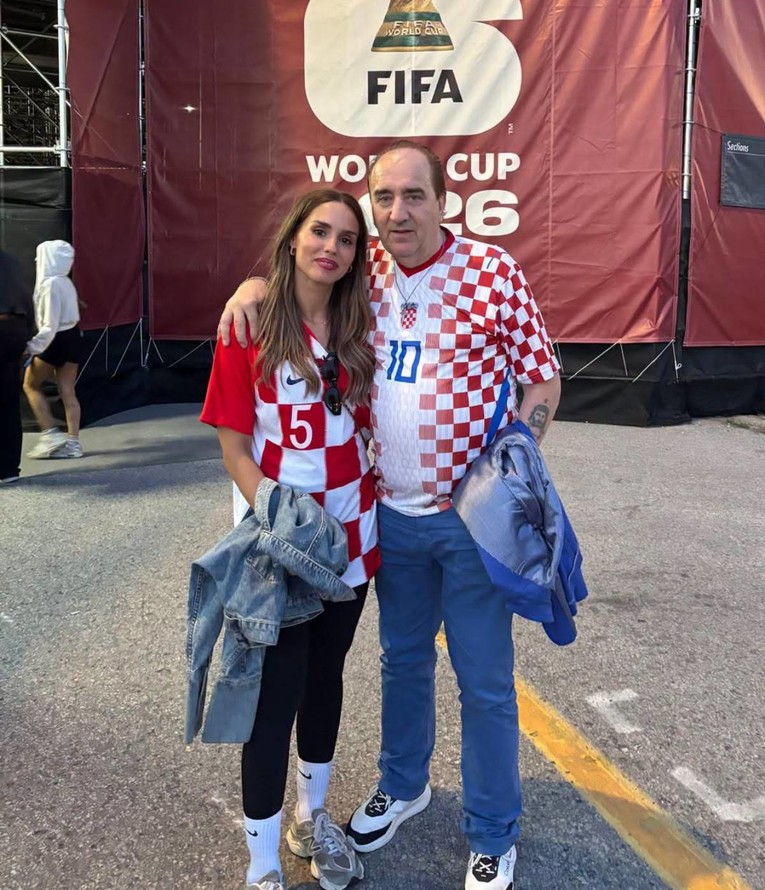 Grdović podijelio fotku sa SP-a: "Franka Batelic .. Čorluka i ja prije utakmice"