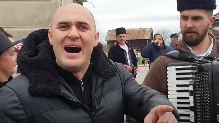 VIDEO Dabro pjevao ustaške stihove o Paveliću. Reagirao Hrebak: E sad bi bilo dosta