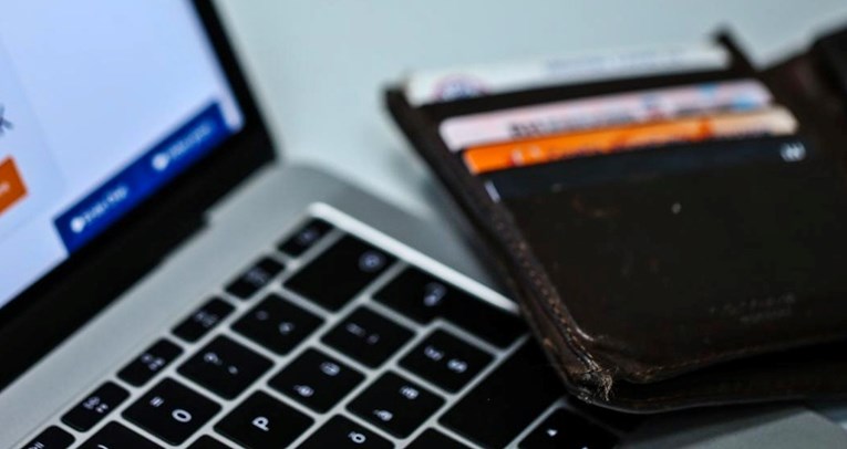 Zagrebačka banka: Upozoravamo, ova poruka koja stiže ljudima je prevara