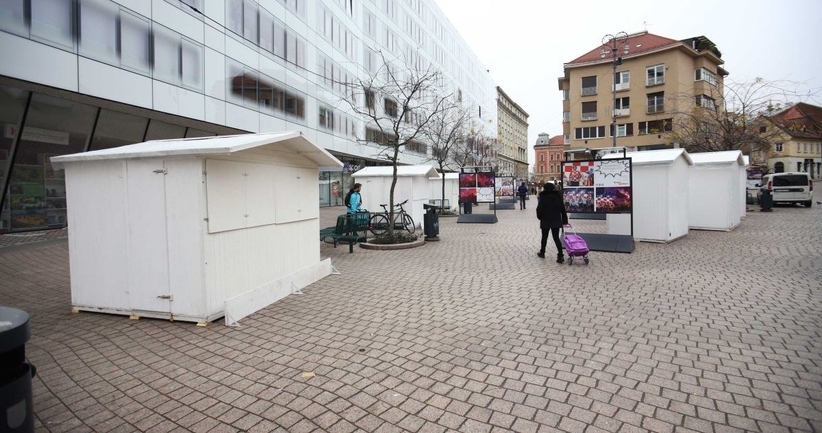 U centru Zagreba postavljene adventske kućice