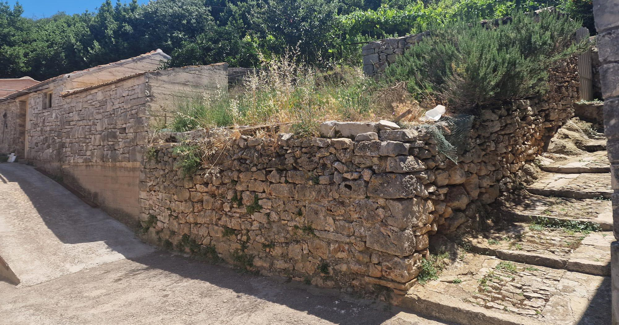 Na Korčuli se prodaje autentična kamena kuća, cijena će vas iznenaditi