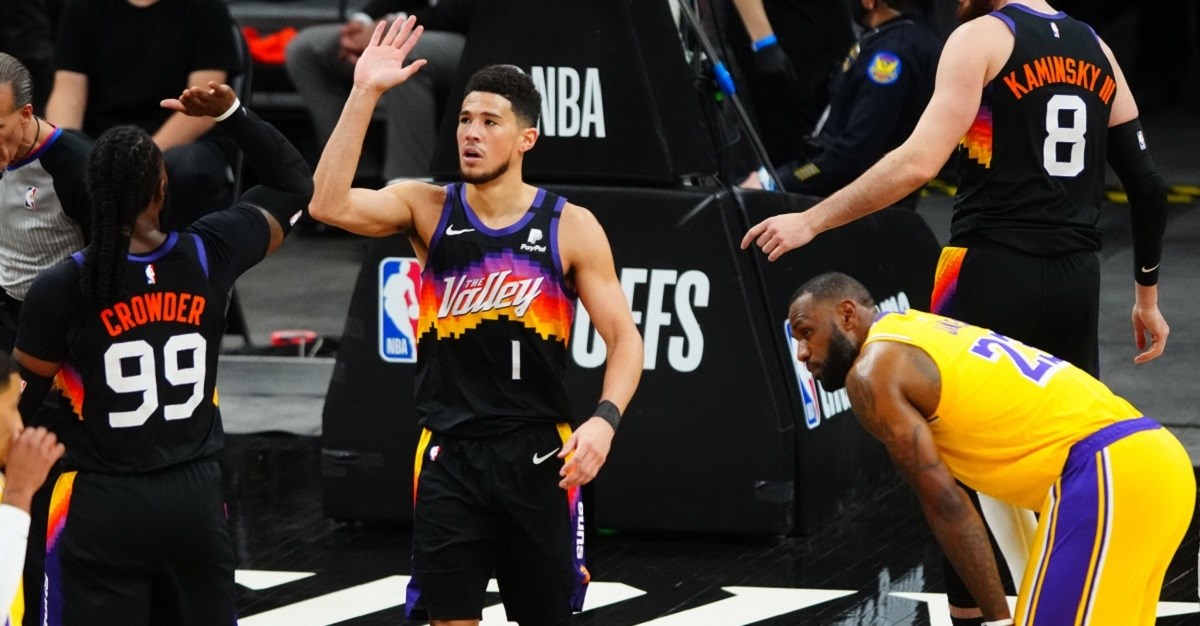 NBA prvaci Lakersi ispali na početku doigravanja. Fenomenalni Booker srušio LeBrona