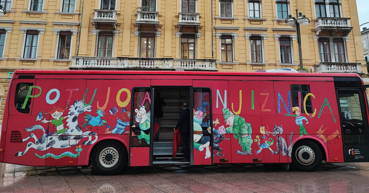 Gradska knjižnica Rijeka od Ljubljane dobila bibliobus: "Neizmjerno smo im zahvalni"