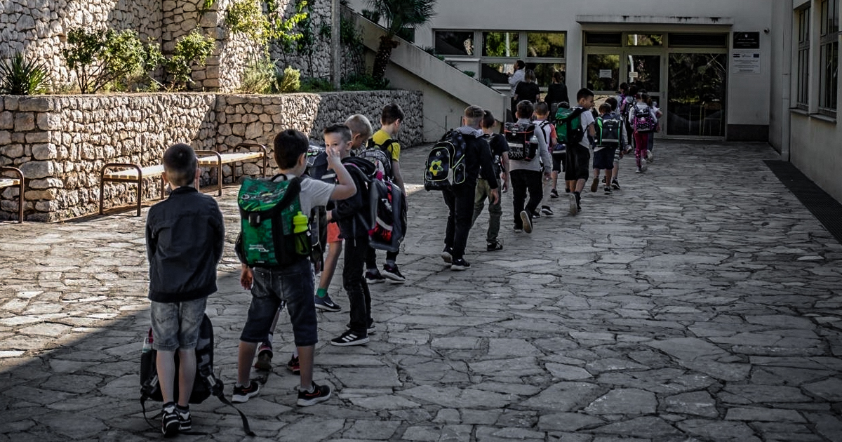 Trebaju li se djeca vratiti u školu 7. rujna? Pitali smo epidemiologa i psihologinju
