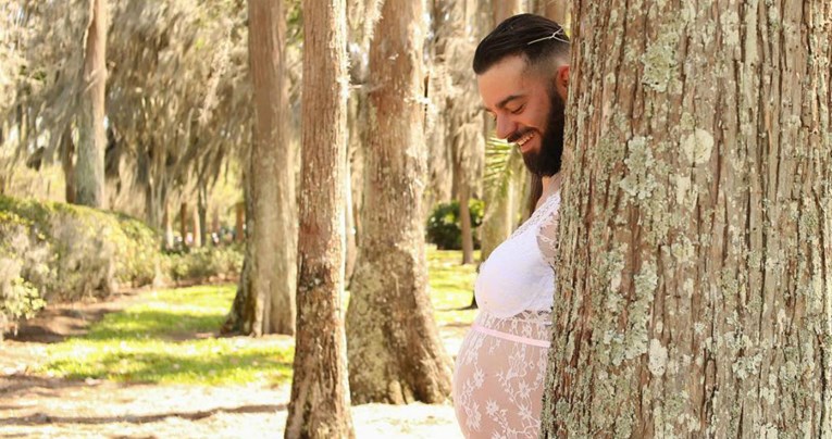 Urnebesne fotografije “trudnih” muškaraca šire se društvenim mrežama