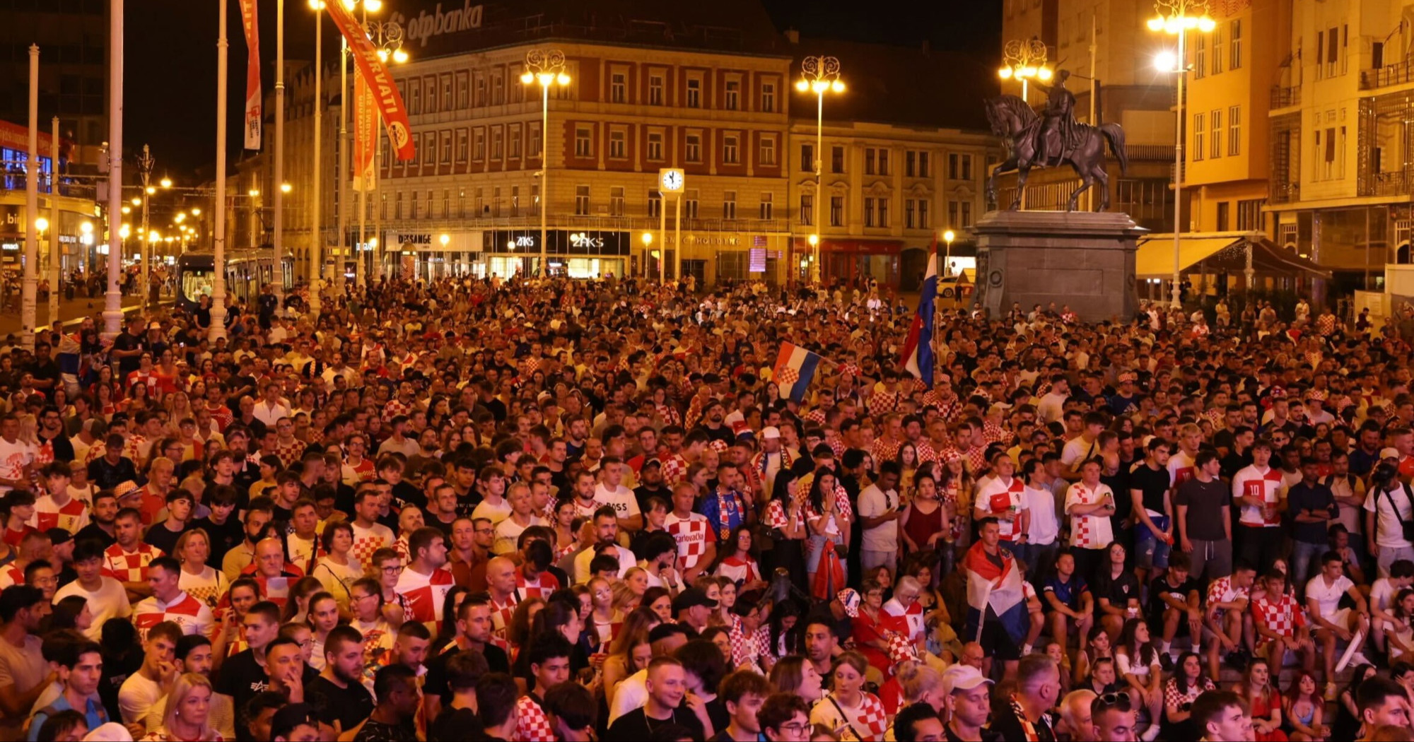 FOTO Trg bana Jelačića je krcat