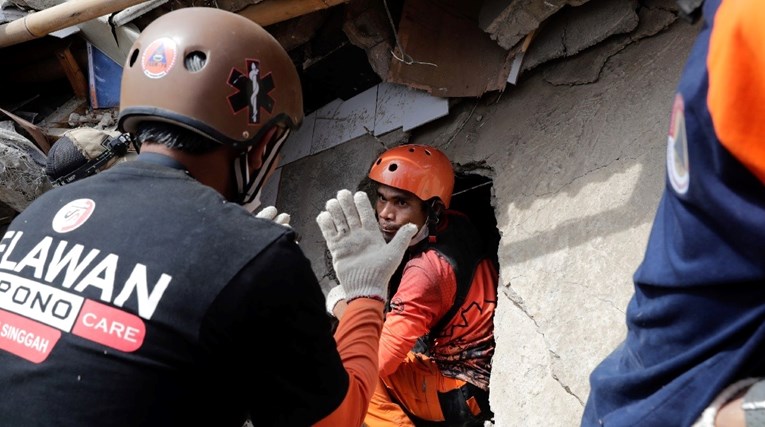 Dječak (6) preživio dva dana pod ruševinama nakon potresa u Indoneziji