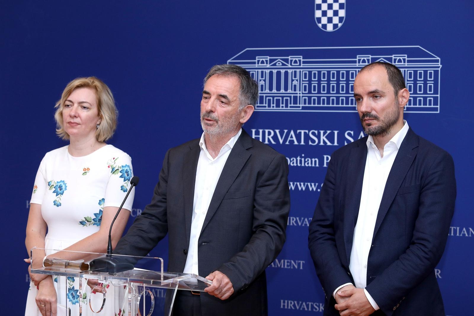 Pupovčeva stranka naglo otkazala presicu, poslali su priopćenje