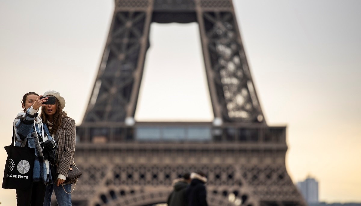 Francuska vraća lockdown u neke dijelove zemlje, među njima i Pariz