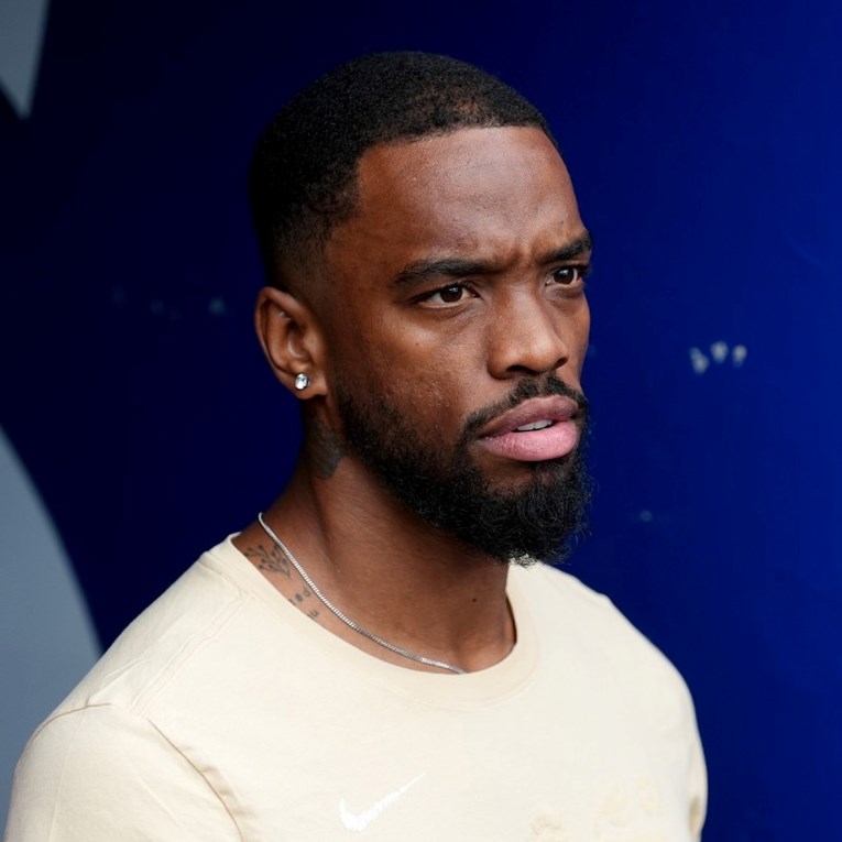 Igra za Englesku, zarađuje pola milijuna € tjedno. Sada je uhićen u izlasku