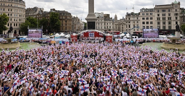 Engleske nogometašice pred sedam tisuća navijača proslavile europski naslov