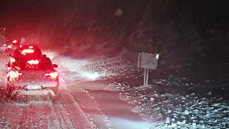 Zbog kaosa u prometu u prihvatni centar Gračac stiglo više od 80 ljudi