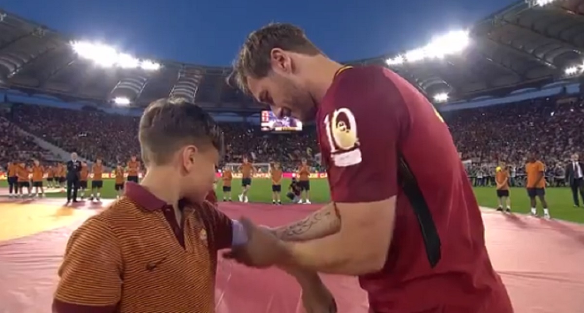 Totti mu je uplakan predao kapetansku traku. Tri godine kasnije postao mu je menadžer