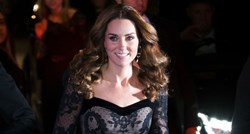Kate Middleton u poluprozirnoj čipkastoj haljini otkrila više kože nego inače