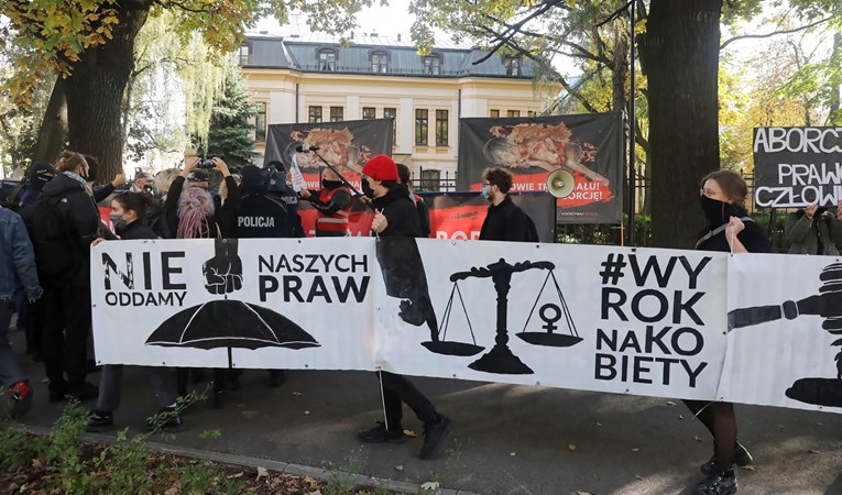 Prosvjedi u Poljskoj protiv skoro potpune zabrane pobačaja