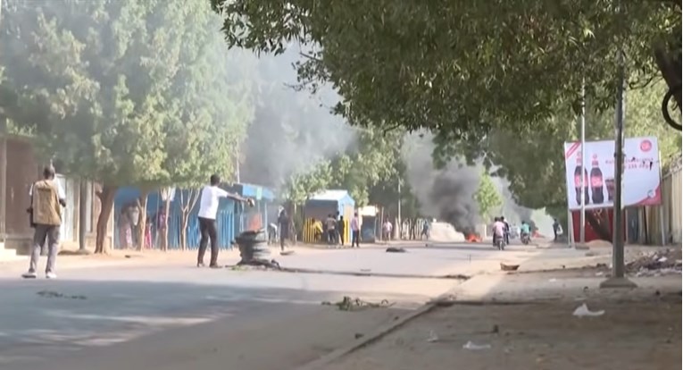 Naoružani napadači tijekom noći ubili 100 civila u Burkini Faso
