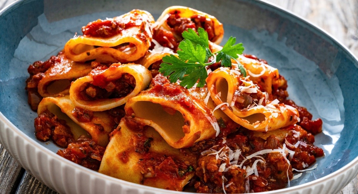 Kuhate samo za dvoje? Ovako se organizirajte i nećete ništa bacati