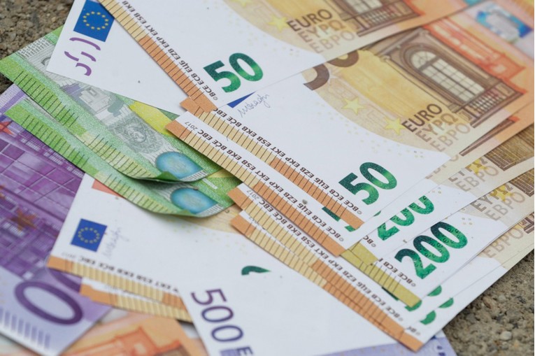 Banke u eurozoni postrožile uvjete za odobravanje kredita