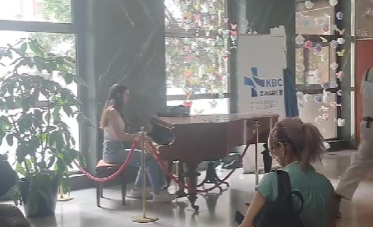 VIDEO Djevojka na Rebru pacijentima u čekaonici zasvirala Oliverovu Kad mi dođeš ti